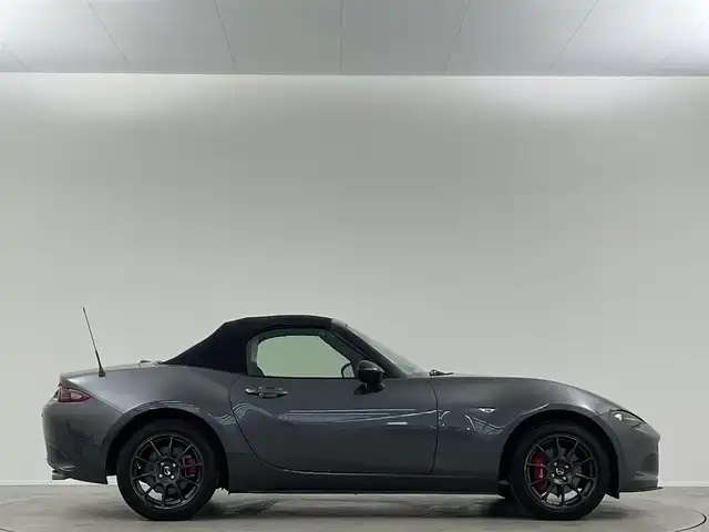 マツダ ロードスター S レザーパッケージ 埼玉県 2021(令3)年 1.4万km マシーングレープレミアムM ホワイトレザー　ＲＡＹＳ１６インチアルミホイール　純正ナビ　クルコン　衝突軽減　ＢＴ　ＣＤ　ＤＶＤ　バックカメラ　ブレンボキャリバー　レーンアシスト　オートハイビーム　ＥＴＣ　両席シートヒーター