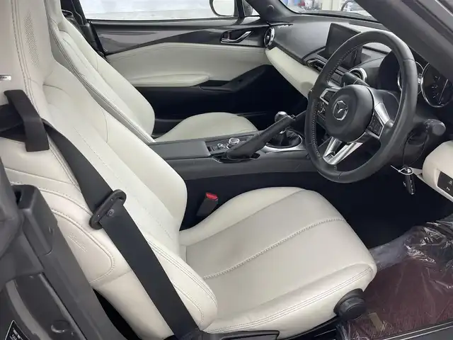 マツダ ロードスター S レザーパッケージ 埼玉県 2021(令3)年 1.4万km マシーングレープレミアムM ホワイトレザー　ＲＡＹＳ１６インチアルミホイール　純正ナビ　クルコン　衝突軽減　ＢＴ　ＣＤ　ＤＶＤ　バックカメラ　ブレンボキャリバー　レーンアシスト　オートハイビーム　ＥＴＣ　両席シートヒーター