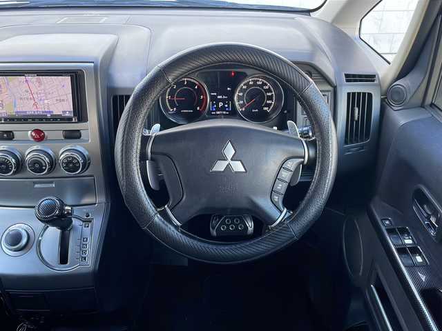 三菱 デリカＤ：５ D－Power package 長野県 2013(平25)年 8.8万km アイガーグレーメタリック ・社外7インチメモリーナビゲーション/CD ワンセグTV/・バックカメラ/・ETC/・クルーズコントロール/・両側パワースライドドア/・パドルシフト/・シートヒーター(D/N)/・横滑り防止装置/・HIDヘッドライト/・オートライト/・純正16インチアルミホイール/・ドライブレコーダー/・ウィンカーミラー/・電動格納ミラー/・スマートキー/・ドアバイザー/・フロアマット