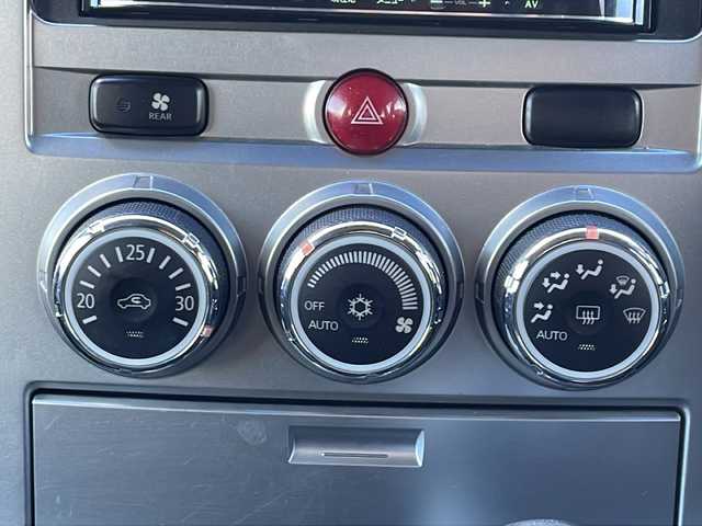 三菱 デリカＤ：５ D－Power package 長野県 2013(平25)年 8.8万km アイガーグレーメタリック ・社外7インチメモリーナビゲーション/CD ワンセグTV/・バックカメラ/・ETC/・クルーズコントロール/・両側パワースライドドア/・パドルシフト/・シートヒーター(D/N)/・横滑り防止装置/・HIDヘッドライト/・オートライト/・純正16インチアルミホイール/・ドライブレコーダー/・ウィンカーミラー/・電動格納ミラー/・スマートキー/・ドアバイザー/・フロアマット