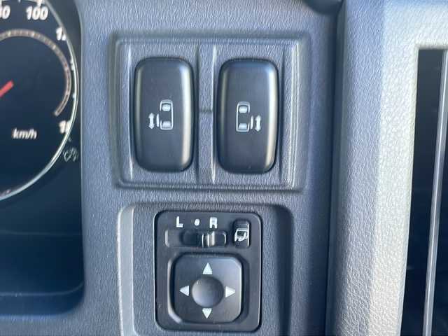 三菱 デリカＤ：５ D－Power package 長野県 2013(平25)年 8.8万km アイガーグレーメタリック ・社外7インチメモリーナビゲーション/CD ワンセグTV/・バックカメラ/・ETC/・クルーズコントロール/・両側パワースライドドア/・パドルシフト/・シートヒーター(D/N)/・横滑り防止装置/・HIDヘッドライト/・オートライト/・純正16インチアルミホイール/・ドライブレコーダー/・ウィンカーミラー/・電動格納ミラー/・スマートキー/・ドアバイザー/・フロアマット