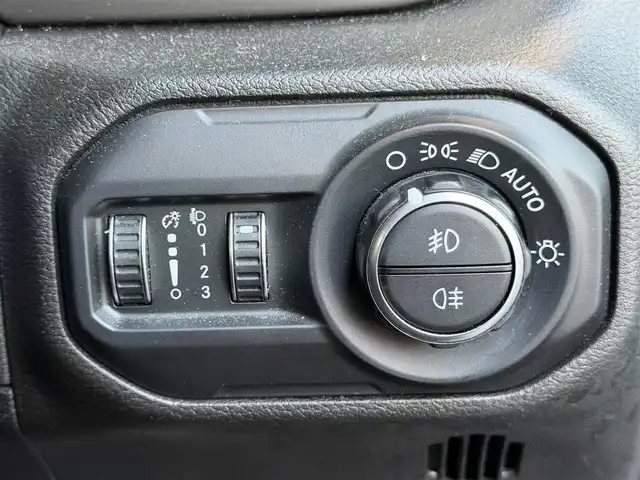 クライスラー・ジープ ジープ ラングラー アンリミテッド スポーツ 兵庫県 2020(令2)年 11.5万km 黒 ワンオーナー/純正ディスプレイオーディオ/（ＢＴ/USB）/バックカメラ/サイドカメラ/レーダークルーズコントロール/ＥＴＣ/アイドリングストップ/コーナーセンサー//スマートキー/保証書/取扱説明書