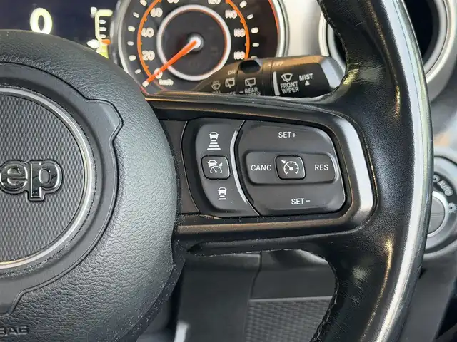 クライスラー・ジープ ジープ ラングラー アンリミテッド スポーツ 兵庫県 2020(令2)年 11.5万km 黒 ワンオーナー/純正ディスプレイオーディオ/（ＢＴ/USB）/バックカメラ/サイドカメラ/レーダークルーズコントロール/ＥＴＣ/アイドリングストップ/コーナーセンサー//スマートキー/保証書/取扱説明書