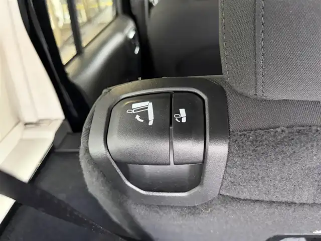 クライスラー・ジープ ジープ ラングラー アンリミテッド スポーツ 兵庫県 2020(令2)年 11.5万km 黒 ワンオーナー/純正ディスプレイオーディオ/（ＢＴ/USB）/バックカメラ/サイドカメラ/レーダークルーズコントロール/ＥＴＣ/アイドリングストップ/コーナーセンサー//スマートキー/保証書/取扱説明書