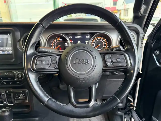 クライスラー・ジープ ジープ ラングラー アンリミテッド スポーツ 兵庫県 2020(令2)年 11.5万km 黒 ワンオーナー/純正ディスプレイオーディオ/（ＢＴ/USB）/バックカメラ/サイドカメラ/レーダークルーズコントロール/ＥＴＣ/アイドリングストップ/コーナーセンサー//スマートキー/保証書/取扱説明書