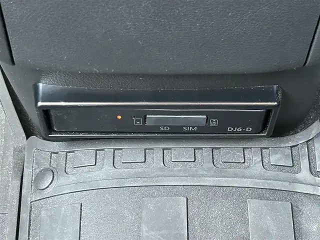 三菱 デリカミニ G プレミアム 群馬県 2024(令6)年 1.1万km ベージュ e-アシスト/・衝突軽減ブレーキシステム/・踏み間違い衝突防止アシスト/・車線逸脱警報システム/・車線逸脱防止支援機能/・オートマチックハイビーム/・ふらつき警報/・前方衝突予測警報/・標識検知システム/・先行車発進通知/純正9インチナビ/（BT/HDMI/SD）/フルセグTV/全方位カメラ/両側パワースライドドア/ハーフレザー/シートヒーター（D席/N席）/デジタルルームミラー/ステアリングスイッチ/ステアリングヒーター/リアサーキュレーター/オートホールド/ETC/LEDヘッドライト/ドライブレコーダー