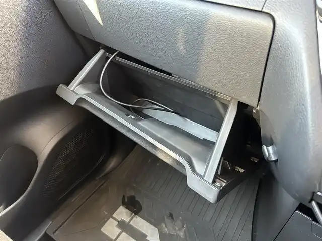 三菱 デリカミニ G プレミアム 群馬県 2024(令6)年 1.1万km ベージュ e-アシスト/・衝突軽減ブレーキシステム/・踏み間違い衝突防止アシスト/・車線逸脱警報システム/・車線逸脱防止支援機能/・オートマチックハイビーム/・ふらつき警報/・前方衝突予測警報/・標識検知システム/・先行車発進通知/純正9インチナビ/（BT/HDMI/SD）/フルセグTV/全方位カメラ/両側パワースライドドア/ハーフレザー/シートヒーター（D席/N席）/デジタルルームミラー/ステアリングスイッチ/ステアリングヒーター/リアサーキュレーター/オートホールド/ETC/LEDヘッドライト/ドライブレコーダー