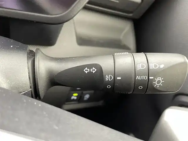 トヨタ ライズ Z 熊本県 2020(令2)年 2.7万km ブラックマイカメタリック/シャイニングホワイトパール ワンオーナー　/純正ナビNSZT-Y68T（ＣＤ・ＤＶＤ・フルセグ・ＢＴ・ＳＤ・ＵＳＢ）/アラウンドビューモニター/ビルトインＥＴＣ　/前後クリアランスソナー　/レーダークルーズコントロール　/前席シートヒーター　/衝突軽減ブレーキ/レーンキープアシスト/横滑り防止/アイドリングストップ/純正フロアマット/純正17インチAW/オートライト/LEDヘッドライト/フォグライト/スマートキー/プッシュスタート/スペアキー1本/保証書/取扱説明書