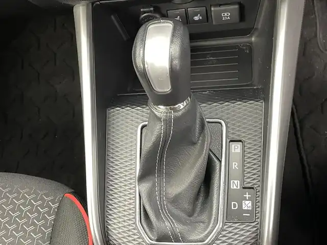 トヨタ ライズ Z 熊本県 2020(令2)年 2.7万km ブラックマイカメタリック/シャイニングホワイトパール ワンオーナー　/純正ナビNSZT-Y68T（ＣＤ・ＤＶＤ・フルセグ・ＢＴ・ＳＤ・ＵＳＢ）/アラウンドビューモニター/ビルトインＥＴＣ　/前後クリアランスソナー　/レーダークルーズコントロール　/前席シートヒーター　/衝突軽減ブレーキ/レーンキープアシスト/横滑り防止/アイドリングストップ/純正フロアマット/純正17インチAW/オートライト/LEDヘッドライト/フォグライト/スマートキー/プッシュスタート/スペアキー1本/保証書/取扱説明書