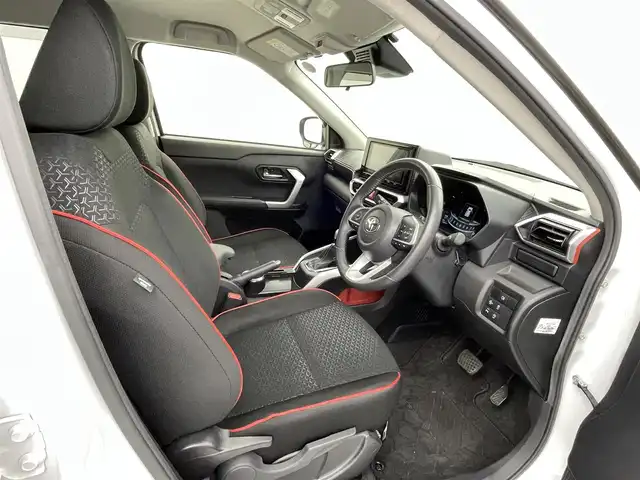 トヨタ ライズ Z 熊本県 2020(令2)年 2.7万km ブラックマイカメタリック/シャイニングホワイトパール ワンオーナー　/純正ナビNSZT-Y68T（ＣＤ・ＤＶＤ・フルセグ・ＢＴ・ＳＤ・ＵＳＢ）/アラウンドビューモニター/ビルトインＥＴＣ　/前後クリアランスソナー　/レーダークルーズコントロール　/前席シートヒーター　/衝突軽減ブレーキ/レーンキープアシスト/横滑り防止/アイドリングストップ/純正フロアマット/純正17インチAW/オートライト/LEDヘッドライト/フォグライト/スマートキー/プッシュスタート/スペアキー1本/保証書/取扱説明書