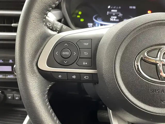 トヨタ ライズ Z 熊本県 2020(令2)年 2.7万km ブラックマイカメタリック/シャイニングホワイトパール ワンオーナー　/純正ナビNSZT-Y68T（ＣＤ・ＤＶＤ・フルセグ・ＢＴ・ＳＤ・ＵＳＢ）/アラウンドビューモニター/ビルトインＥＴＣ　/前後クリアランスソナー　/レーダークルーズコントロール　/前席シートヒーター　/衝突軽減ブレーキ/レーンキープアシスト/横滑り防止/アイドリングストップ/純正フロアマット/純正17インチAW/オートライト/LEDヘッドライト/フォグライト/スマートキー/プッシュスタート/スペアキー1本/保証書/取扱説明書