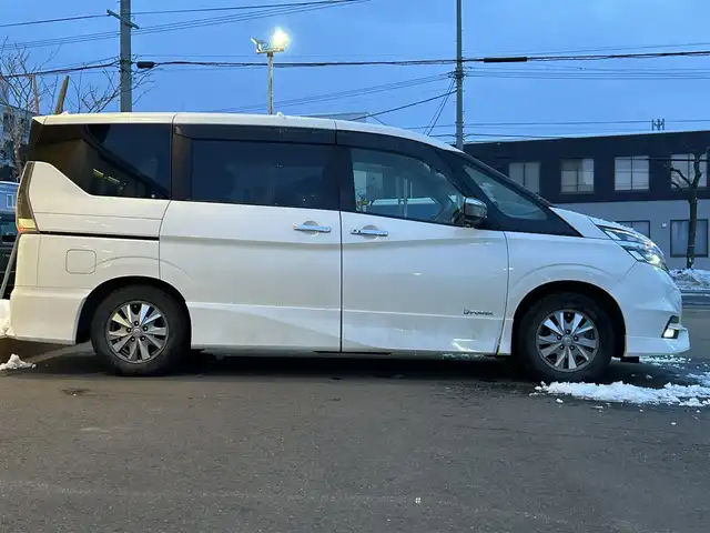 日産 セレナ