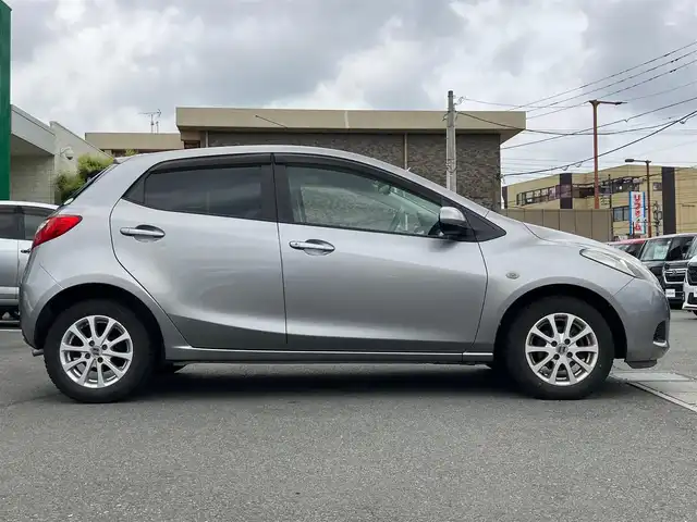 マツダ デミオ 13C－V 静岡県 2009(平21)年 9.6万km アルミニウムメタリック パワーステアリング/パワーウィンドウ/リモコンキー/オートエアコン/ETC/7インチメモリナビ（CD.DVD.BT.ワンセグ）/ドライブレコーダー/純正フロアマット/ABS/オートライト/Wエアバック