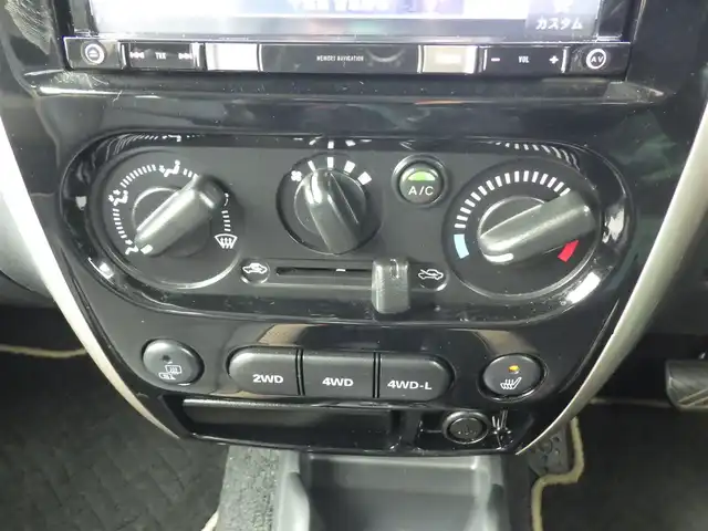 スズキ ジムニー ランドベンチャー 千葉県 2018(平30)年 5.5万km クールカーキPM 社外メモリーナビ/ワンセグTV/【CD再生機能】/ハーフレザーシート/運転席シートヒーター/革巻きステアリング/ステアリングスイッチ/ウインカーミラー/フォグライト/純正16インチアルミホイル/キーレス