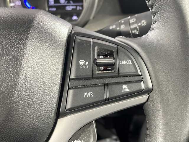 スズキ スペーシア ギア HYBRID XZ 沖縄県 2022(令4)年 1.1万km シフォンアイボリーM 禁煙車　/県外入れ　/ワンオーナー　/両側パワースライドドア/社外ディスプレイオーディオ　/バックカメラ　/前後ドライブレコーダー　/ＨＵＤ（ヘッドアップディスプレイ）/ＥＴＣ　/アダプティブ・クルーズコントロール/フロントシートヒーター　　/デュアルカメラブレーキサポート　/後方コーナーセンサー　/レーンキープアシスト/純正LEDヘッドライト/LEDフォグランプ/オートライト/スマートキー