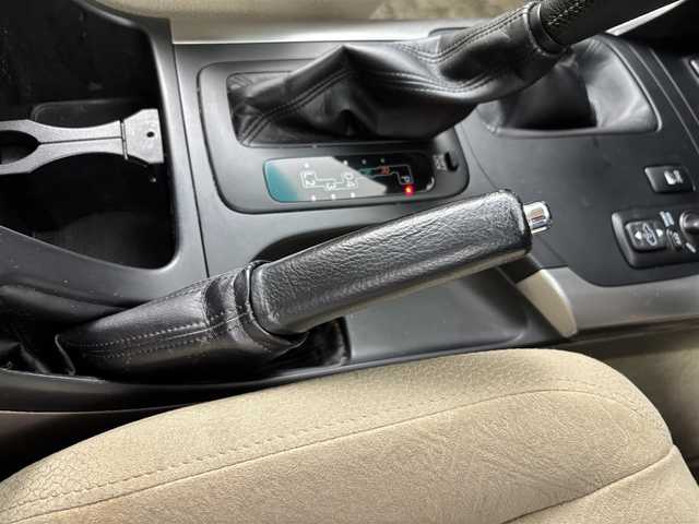 トヨタ ランドクルーザー プラド TZ 埼玉県 2005(平17)年 10.8万km ホワイトパールクリスタルシャイン 純正ナビ　/(ワンセグ/ＡＭ/ＦＭ/ＣＤ)　/４ＷＤ　/１００Ｖ充電　/ＥＴＣ　/デジタルインナーミラー型ドライブレコーダー　/純正フロアマット　/純正アルミホイール１７インチ
