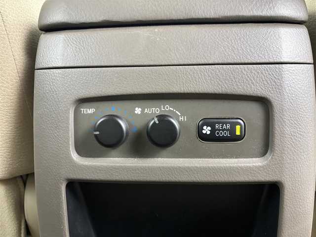 トヨタ ランドクルーザー プラド TZ 埼玉県 2005(平17)年 10.8万km ホワイトパールクリスタルシャイン 純正ナビ　/(ワンセグ/ＡＭ/ＦＭ/ＣＤ)　/４ＷＤ　/１００Ｖ充電　/ＥＴＣ　/デジタルインナーミラー型ドライブレコーダー　/純正フロアマット　/純正アルミホイール１７インチ