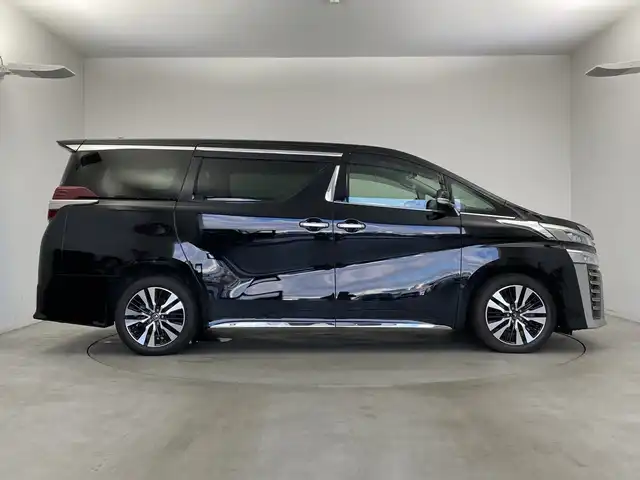 トヨタ ヴェルファイア Z Gエディション 新潟県 2018(平30)年 3.5万km ブラック 両側パワスラ　/本革シート　/ALPINE１１インチナビ（Bluetooth・CD・USB・DVD）/トヨタセーフティセンス　/バックカメラ　/フルセグ　/レーンキープアシスト　/レーダークルーズコントロール　/前後クリアランスソナー/アイドリングストップ/デジタルインナーミラー　/ブラインドスポットモニター/LEDオートライト/オートマチックハイビーム/電動リアゲート/１・２列目パワーシート/前席エアーシート/前席シートヒーター/D席メモリーシート/ステアリングヒーター/ウッドコンビステアリング・シフトノブ/黒ウッド調パネル/４WD/MTモード付AT/ETC/純正フロアマット/純正１８インチアルミホイール/スマートキー/保証書/取扱説明書