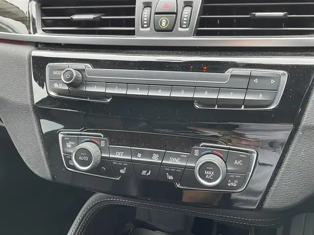 ＢＭＷ Ｘ１ xDrive 18d xライン ハイライン 静岡県 2019(平31)年 3.3万km アルピンホワイトⅢ /純正ナビ//Bluetooth//バックカメラ//衝突軽減ブレーキ//レーダークルーズコントロール//レーンキープアシスト//レザーシート//シートヒーター//純正18インチAW//パワーバックドア//ETC//スマートキー//スペアキー//保証書//取説