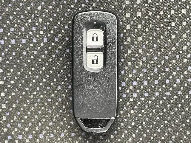 ホンダ Ｎ ＢＯＸ G 滋賀県 2017(平29)年 10.7万km クリスタルブラックパール 社外メモリナビ/(フルセグ CD DVD Bluetooth)/横滑り防止機能/オートエアコン/プッシュスタート/スマートキー/ベンチシート/シートリフター/電動格納ミラー/ドアバイザー