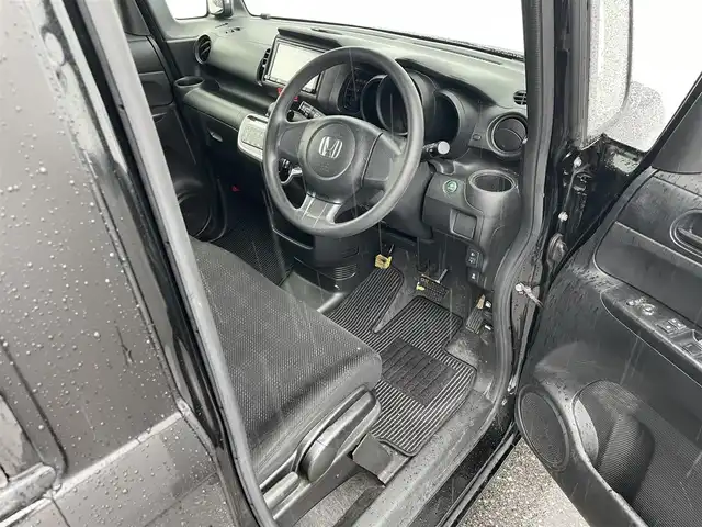 ホンダ Ｎ ＢＯＸ G 滋賀県 2017(平29)年 10.7万km クリスタルブラックパール 社外メモリナビ/(フルセグ CD DVD Bluetooth)/横滑り防止機能/オートエアコン/プッシュスタート/スマートキー/ベンチシート/シートリフター/電動格納ミラー/ドアバイザー