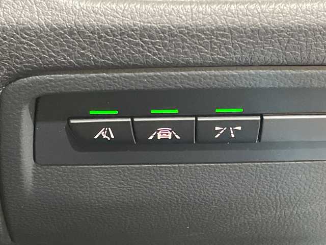 ＢＭＷ ３１８ｉ Mスポーツ 愛媛県 2017(平29)年 9.4万km 白 純正ナビ/Bluetooth/フルセグ/バックカメラ/衝突被害軽減ブレーキ/クルーズコントロール/レーンキープアシスト/ブラインドスポットモニター/LEDヘッドライト/オートライト/D/N席パワーシート/ETC/プッシュスタート/純正18インチアルミ