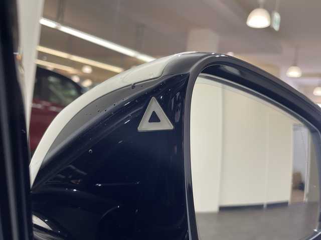 ＢＭＷ ３１８ｉ Mスポーツ 愛媛県 2017(平29)年 9.4万km 白 純正ナビ/Bluetooth/フルセグ/バックカメラ/衝突被害軽減ブレーキ/クルーズコントロール/レーンキープアシスト/ブラインドスポットモニター/LEDヘッドライト/オートライト/D/N席パワーシート/ETC/プッシュスタート/純正18インチアルミ