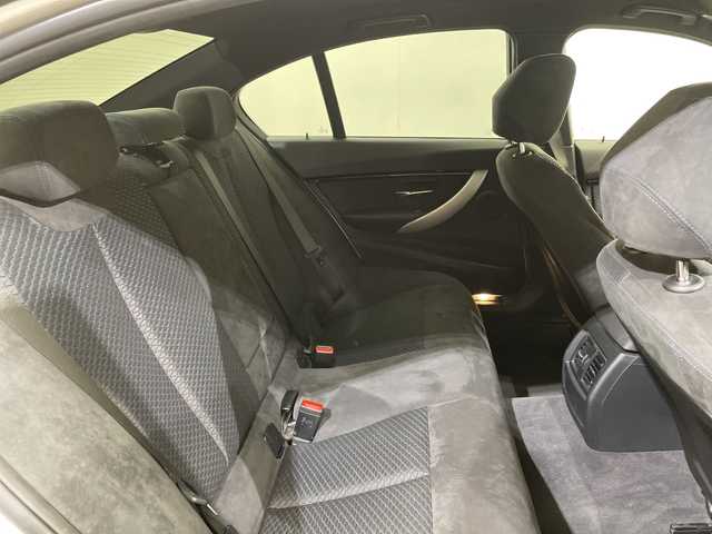 ＢＭＷ ３１８ｉ Mスポーツ 愛媛県 2017(平29)年 9.4万km 白 純正ナビ/Bluetooth/フルセグ/バックカメラ/衝突被害軽減ブレーキ/クルーズコントロール/レーンキープアシスト/ブラインドスポットモニター/LEDヘッドライト/オートライト/D/N席パワーシート/ETC/プッシュスタート/純正18インチアルミ