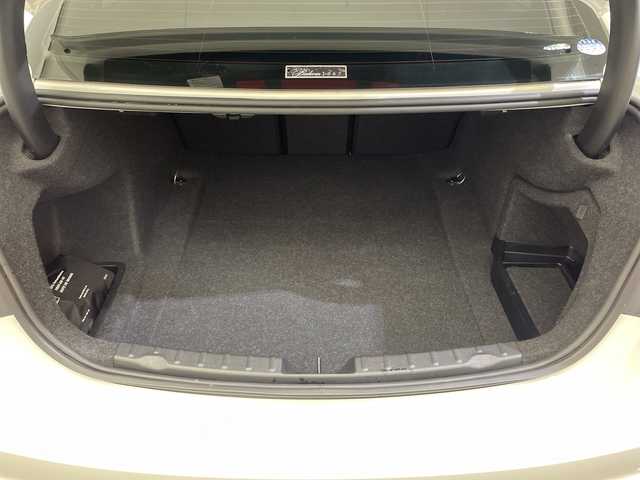 ＢＭＷ ３１８ｉ Mスポーツ 愛媛県 2017(平29)年 9.4万km 白 純正ナビ/Bluetooth/フルセグ/バックカメラ/衝突被害軽減ブレーキ/クルーズコントロール/レーンキープアシスト/ブラインドスポットモニター/LEDヘッドライト/オートライト/D/N席パワーシート/ETC/プッシュスタート/純正18インチアルミ