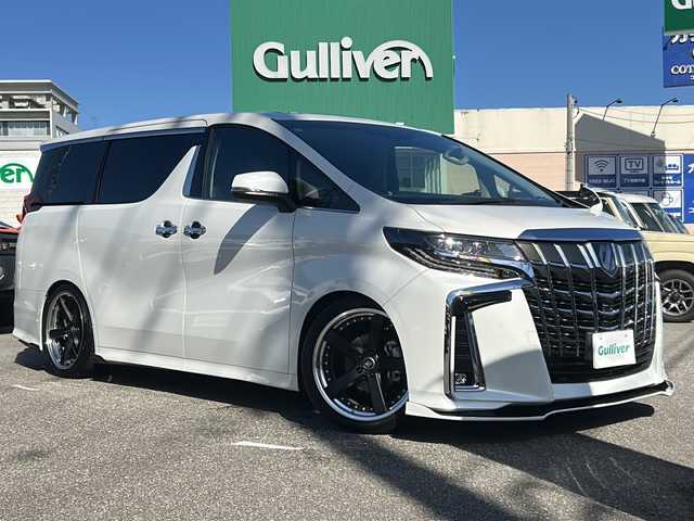トヨタ アルファード S Cパッケージ 石川県 2022(令4)年 2.6万km パール NEWSフルエアロ/WORK20インチアルミホイール/社外SDナビ（アルパイン）/フルセグテレビ/バックカメラ/ETC/フリップダウンモニター（アルパイン）/トゥイーター・サブウーファー（アルパイン）/ウィンカーミラー/シートヒーター・エアシート/オットマン/レーダークルーズコントロール/プッシュスタート/両側パワースライドドア/パワーバックドア/イージークローザー/サンルーフ/LEDヘッドライト