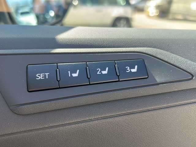 トヨタ アルファード S Cパッケージ 石川県 2022(令4)年 2.6万km パール NEWSフルエアロ/WORK20インチアルミホイール/社外SDナビ（アルパイン）/フルセグテレビ/バックカメラ/ETC/フリップダウンモニター（アルパイン）/トゥイーター・サブウーファー（アルパイン）/ウィンカーミラー/シートヒーター・エアシート/オットマン/レーダークルーズコントロール/プッシュスタート/両側パワースライドドア/パワーバックドア/イージークローザー/サンルーフ/LEDヘッドライト