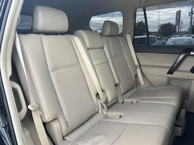 トヨタ ランドクルーザー プラド TX Lパッケージ 奈良県 2020(令2)年 2.1万km ブラック WALDエアロ/サンルーフ/carrozzeria9インチナビ（AVIC-RQ903）/（フルセグ／ＢＴ／ＣＤ／ＤＶＤ）/ALPINEヘッドレストモニター/ベージュレザーシート/レーダークルーズコントロール/バックカメラ/前後コーナーセンサー/プリクラッシュセーフティ/レーンキープアシスト/前席パワーシート/前席シートヒーター／エアーシート/前後ドライブレコーダー（CS-91FH）/ヘッドライトウォッシャー/ETC/ブロックタイヤ/NITROPOWER17インチAW/保証書/取り扱い説明書/スペアキーX1