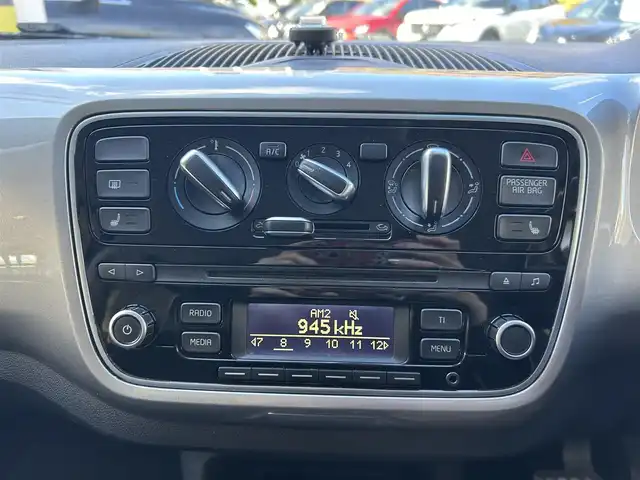 フォルクスワーゲン アップ！ ハイアップ！ 大阪府 2014(平26)年 11.3万km 紺 ハーフ革/シートヒーター/純正15インチAW/クルコン/バックソナー/CD/AUX/リモコンキー