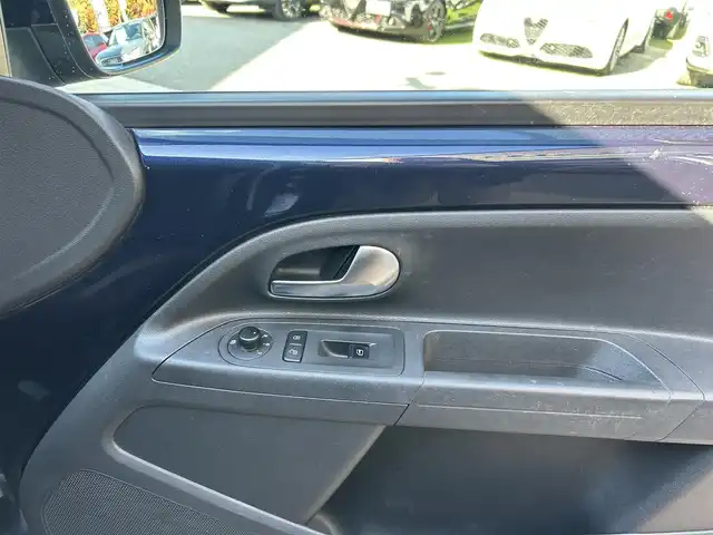 フォルクスワーゲン アップ！ ハイアップ！ 大阪府 2014(平26)年 11.3万km 紺 ハーフ革/シートヒーター/純正15インチAW/クルコン/バックソナー/CD/AUX/リモコンキー