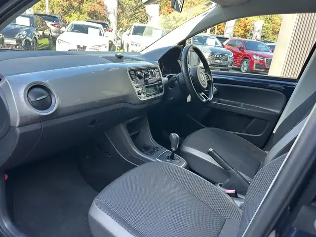 フォルクスワーゲン アップ！ ハイアップ！ 大阪府 2014(平26)年 11.3万km 紺 ハーフ革/シートヒーター/純正15インチAW/クルコン/バックソナー/CD/AUX/リモコンキー