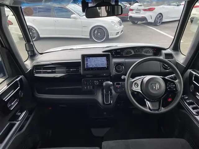 ホンダ Ｎ ＢＯＸ カスタム L 福岡県 2023(令5)年 1.9万km プラチナホワイトパール ・クルーズコントロール/・純正ナビ／Ｂｌｕｅｔｏｏｔｈ／ＵＳＢ／ＡＵＸ／ｉＰｏｄ／ＣＤ／ＤＶＤ/・バックカメラ/・布シート／シートヒーター/・ドライブレコーダー/・フルセグ/・ＥＴＣ/・純正１４ＡＷ