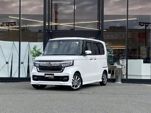 ホンダ Ｎ ＢＯＸ カスタム L 福岡県 2023(令5)年 1.9万km プラチナホワイトパール ・クルーズコントロール/・純正ナビ／Ｂｌｕｅｔｏｏｔｈ／ＵＳＢ／ＡＵＸ／ｉＰｏｄ／ＣＤ／ＤＶＤ/・バックカメラ/・布シート／シートヒーター/・ドライブレコーダー/・フルセグ/・ＥＴＣ/・純正１４ＡＷ