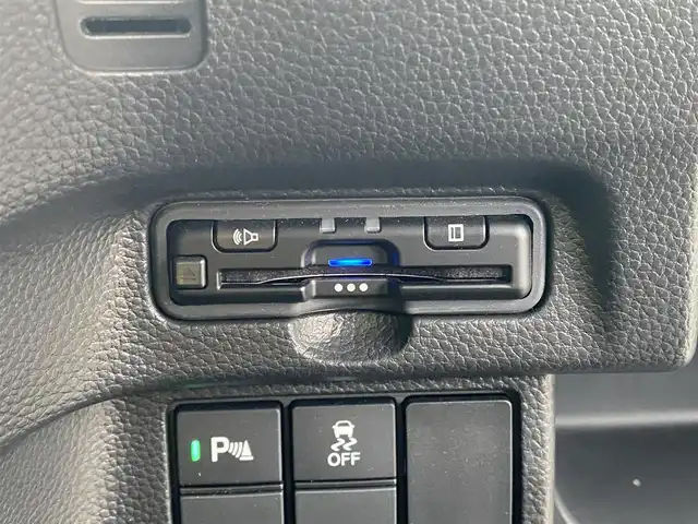 ホンダ Ｎ ＢＯＸ カスタム L 福岡県 2023(令5)年 1.9万km プラチナホワイトパール ・クルーズコントロール/・純正ナビ／Ｂｌｕｅｔｏｏｔｈ／ＵＳＢ／ＡＵＸ／ｉＰｏｄ／ＣＤ／ＤＶＤ/・バックカメラ/・布シート／シートヒーター/・ドライブレコーダー/・フルセグ/・ＥＴＣ/・純正１４ＡＷ