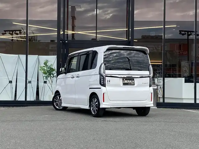 ホンダ Ｎ ＢＯＸ カスタム L 福岡県 2023(令5)年 1.9万km プラチナホワイトパール ・クルーズコントロール/・純正ナビ／Ｂｌｕｅｔｏｏｔｈ／ＵＳＢ／ＡＵＸ／ｉＰｏｄ／ＣＤ／ＤＶＤ/・バックカメラ/・布シート／シートヒーター/・ドライブレコーダー/・フルセグ/・ＥＴＣ/・純正１４ＡＷ