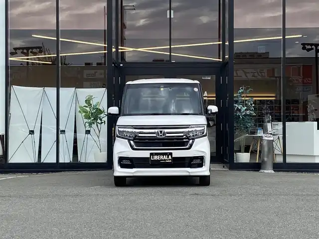 ホンダ Ｎ ＢＯＸ カスタム L 福岡県 2023(令5)年 1.9万km プラチナホワイトパール ・クルーズコントロール/・純正ナビ／Ｂｌｕｅｔｏｏｔｈ／ＵＳＢ／ＡＵＸ／ｉＰｏｄ／ＣＤ／ＤＶＤ/・バックカメラ/・布シート／シートヒーター/・ドライブレコーダー/・フルセグ/・ＥＴＣ/・純正１４ＡＷ