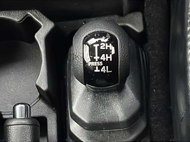 スズキ ジムニー XC 道北・旭川 2024(令6)年 3.6万km ブルーイッシュブラックパール3 /4型//4WD//禁煙車//スズキセーフティサポート//デュアルカメラブレーキサポート//レーンキープアシスト//クルーズコントロール//コーナーセンサー//誤発進抑制//アイドリングストップ//社外ディスプレイオーディオ//バックカメラ//オートハイビーム//オートライト//LEDヘッドライト//フォグライト//ヘッドライトウォッシャー//シートヒーター//ミラーヒーター//オートリトラミラー//革調シートカバー//前後ドライブレコーダー//社外フロアマット//プッシュスタート//スマートキー