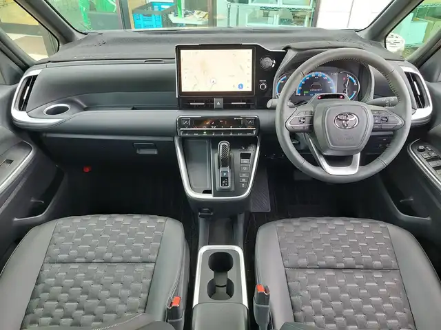 トヨタ ヴォクシー ハイブリッド S－Z 東京都 2025(令7)年 0.2万km マッシブグレー ワンオーナー/快適利便パッケージ（High）/・ハンズフリーデュアルパワースライドドア/・パワーバックドア/・「ナノイーX」/・ステアリングヒーター/・2列目キャプテンシート・シートヒーター・オットマン/Toyota Safety Sense/・プリクラッシュセーフティ/・レーントレーシングアシスト/・先行車発進告知機能/・オートマチックハイビーム/・レーダークルーズコントロール/・クリアランスソナー/・ロードサインアシスト/・ブラインドスポットモニター/・パノラミックビューモニター/トヨタチームメイト/・アドバンスドパーク（駐車支援）/・ドライバー異常時対応システム/純正10型メーカーナビ/フルセグTV/フリップダウンモニター/ETC2.0/デジタルインナーミラー型ドライブレコーダー/100V電源/ハーフレザーシート/ステアリングヒーター/後席ロールサンシェード/３眼LEDヘッドライト/ドアバイザー/17インチ純正アルミホイール/スマートキー