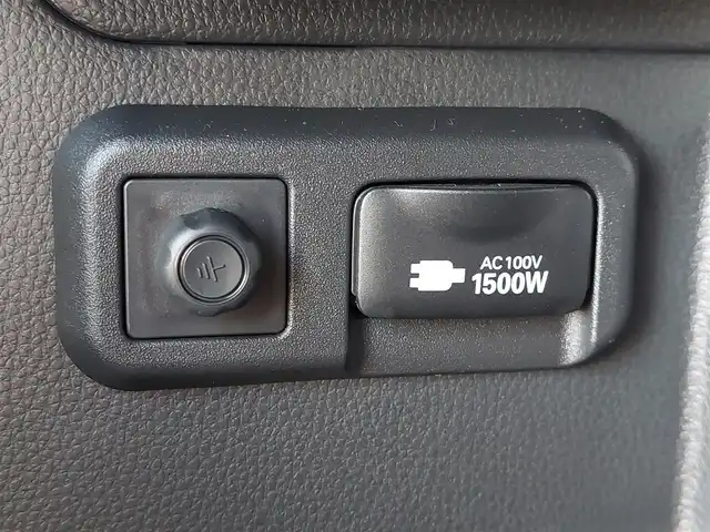 トヨタ ヴォクシー ハイブリッド S－Z 東京都 2025(令7)年 0.2万km マッシブグレー ワンオーナー/快適利便パッケージ（High）/・ハンズフリーデュアルパワースライドドア/・パワーバックドア/・「ナノイーX」/・ステアリングヒーター/・2列目キャプテンシート・シートヒーター・オットマン/Toyota Safety Sense/・プリクラッシュセーフティ/・レーントレーシングアシスト/・先行車発進告知機能/・オートマチックハイビーム/・レーダークルーズコントロール/・クリアランスソナー/・ロードサインアシスト/・ブラインドスポットモニター/・パノラミックビューモニター/トヨタチームメイト/・アドバンスドパーク（駐車支援）/・ドライバー異常時対応システム/純正10型メーカーナビ/フルセグTV/フリップダウンモニター/ETC2.0/デジタルインナーミラー型ドライブレコーダー/100V電源/ハーフレザーシート/ステアリングヒーター/後席ロールサンシェード/３眼LEDヘッドライト/ドアバイザー/17インチ純正アルミホイール/スマートキー