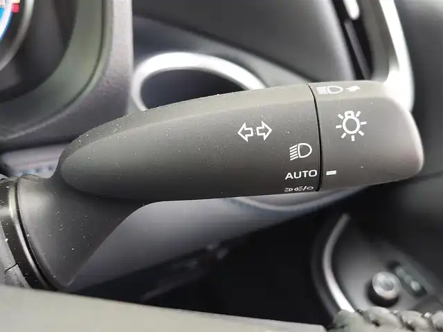 トヨタ ヴォクシー ハイブリッド S－Z 東京都 2025(令7)年 0.2万km マッシブグレー ワンオーナー/快適利便パッケージ（High）/・ハンズフリーデュアルパワースライドドア/・パワーバックドア/・「ナノイーX」/・ステアリングヒーター/・2列目キャプテンシート・シートヒーター・オットマン/Toyota Safety Sense/・プリクラッシュセーフティ/・レーントレーシングアシスト/・先行車発進告知機能/・オートマチックハイビーム/・レーダークルーズコントロール/・クリアランスソナー/・ロードサインアシスト/・ブラインドスポットモニター/・パノラミックビューモニター/トヨタチームメイト/・アドバンスドパーク（駐車支援）/・ドライバー異常時対応システム/純正10型メーカーナビ/フルセグTV/フリップダウンモニター/ETC2.0/デジタルインナーミラー型ドライブレコーダー/100V電源/ハーフレザーシート/ステアリングヒーター/後席ロールサンシェード/３眼LEDヘッドライト/ドアバイザー/17インチ純正アルミホイール/スマートキー