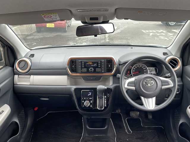 トヨタ パッソ モーダ 兵庫県 2018(平30)年 2万km ブライトシルバーM 保証書・取説・有/純正オーディオ・CD・FM・AM・AUX・USB/衝突被害軽減ブレーキ/コーナーセンサー/オートハイビーム/アイドリングストップ/プッシュスタート/スマートキー×2/純正フロアマット/純正ドアバイザー