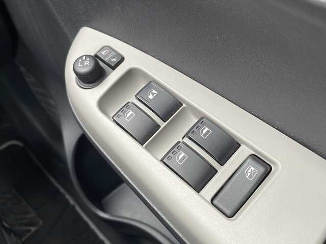 トヨタ パッソ モーダ 兵庫県 2018(平30)年 2万km ブライトシルバーM 保証書・取説・有/純正オーディオ・CD・FM・AM・AUX・USB/衝突被害軽減ブレーキ/コーナーセンサー/オートハイビーム/アイドリングストップ/プッシュスタート/スマートキー×2/純正フロアマット/純正ドアバイザー