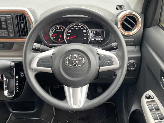 トヨタ パッソ モーダ 兵庫県 2018(平30)年 2万km ブライトシルバーM 保証書・取説・有/純正オーディオ・CD・FM・AM・AUX・USB/衝突被害軽減ブレーキ/コーナーセンサー/オートハイビーム/アイドリングストップ/プッシュスタート/スマートキー×2/純正フロアマット/純正ドアバイザー