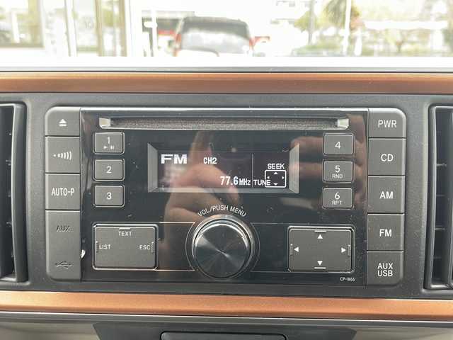 トヨタ パッソ モーダ 兵庫県 2018(平30)年 2万km ブライトシルバーM 保証書・取説・有/純正オーディオ・CD・FM・AM・AUX・USB/衝突被害軽減ブレーキ/コーナーセンサー/オートハイビーム/アイドリングストップ/プッシュスタート/スマートキー×2/純正フロアマット/純正ドアバイザー