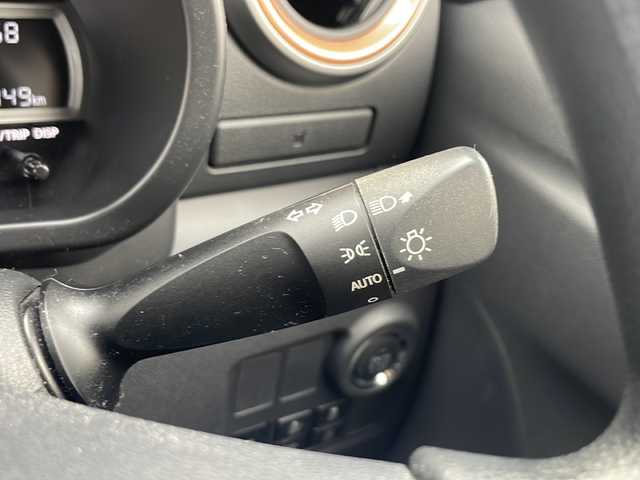 トヨタ パッソ モーダ 兵庫県 2018(平30)年 2万km ブライトシルバーM 保証書・取説・有/純正オーディオ・CD・FM・AM・AUX・USB/衝突被害軽減ブレーキ/コーナーセンサー/オートハイビーム/アイドリングストップ/プッシュスタート/スマートキー×2/純正フロアマット/純正ドアバイザー