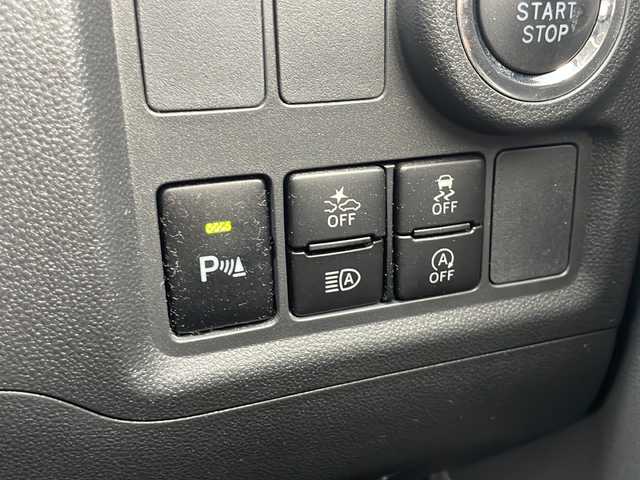 トヨタ パッソ モーダ 兵庫県 2018(平30)年 2万km ブライトシルバーM 保証書・取説・有/純正オーディオ・CD・FM・AM・AUX・USB/衝突被害軽減ブレーキ/コーナーセンサー/オートハイビーム/アイドリングストップ/プッシュスタート/スマートキー×2/純正フロアマット/純正ドアバイザー